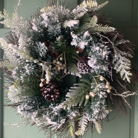Flocked snow winter wreath - Picture 1 of 1
